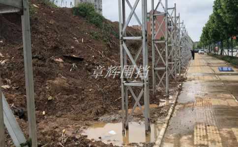 金屬圍擋在工業和物流設施中的作用是什么？